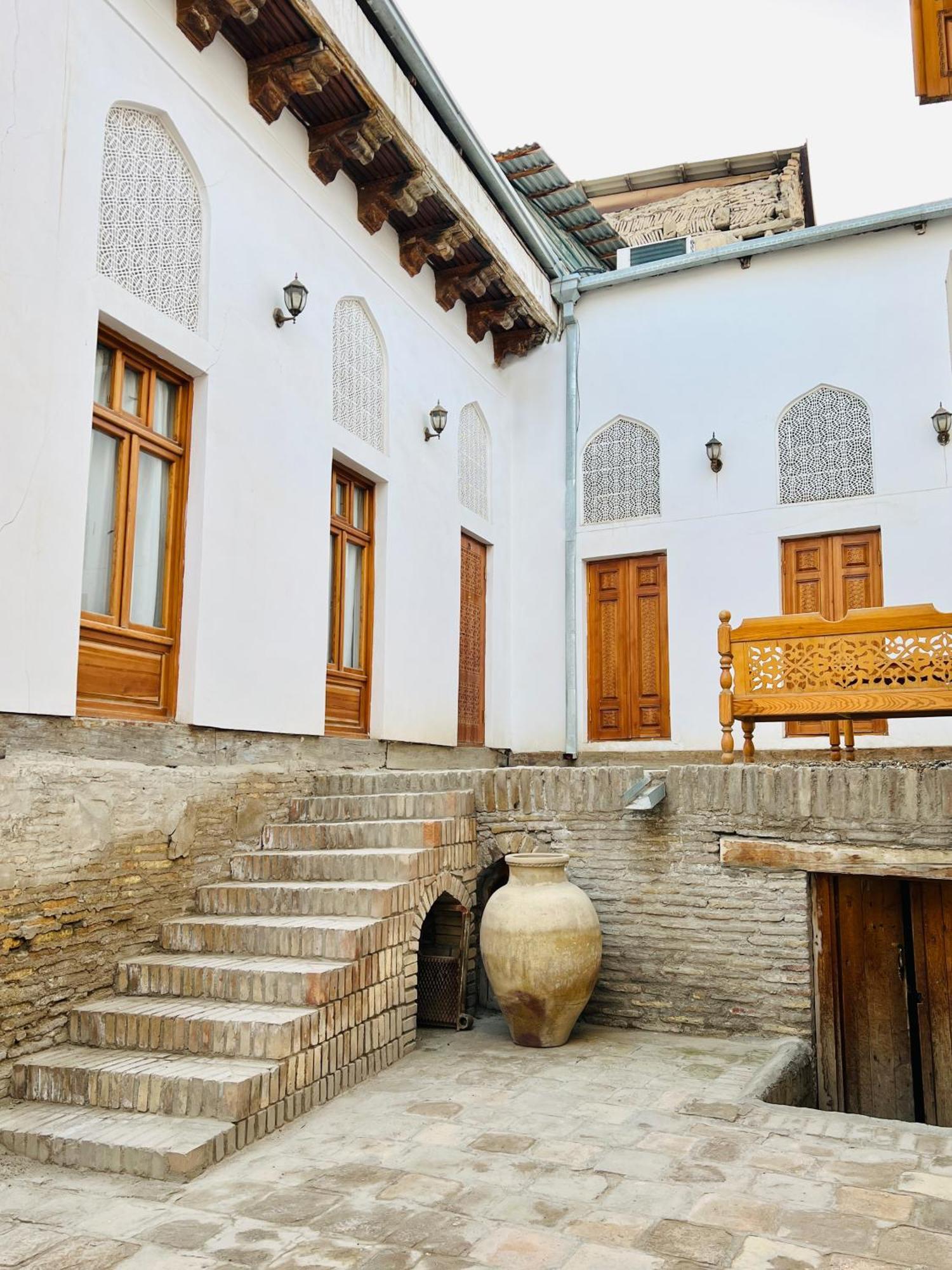 Komil Bukhara Boutique Hotel Exterior photo