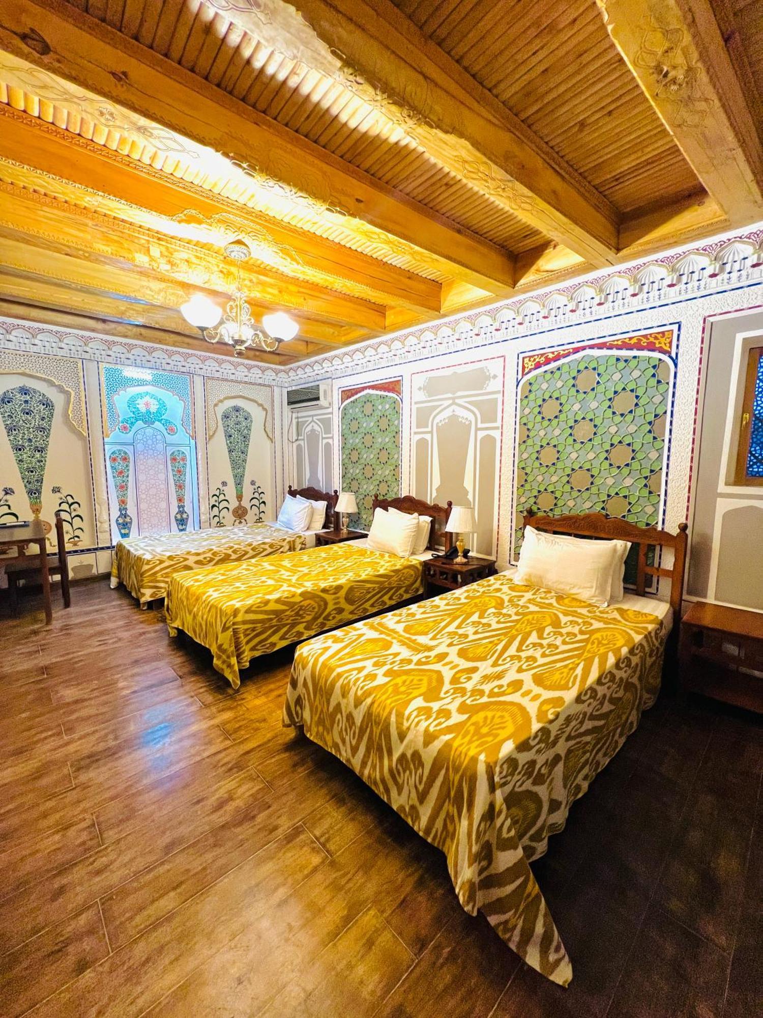 Komil Bukhara Boutique Hotel Exterior photo
