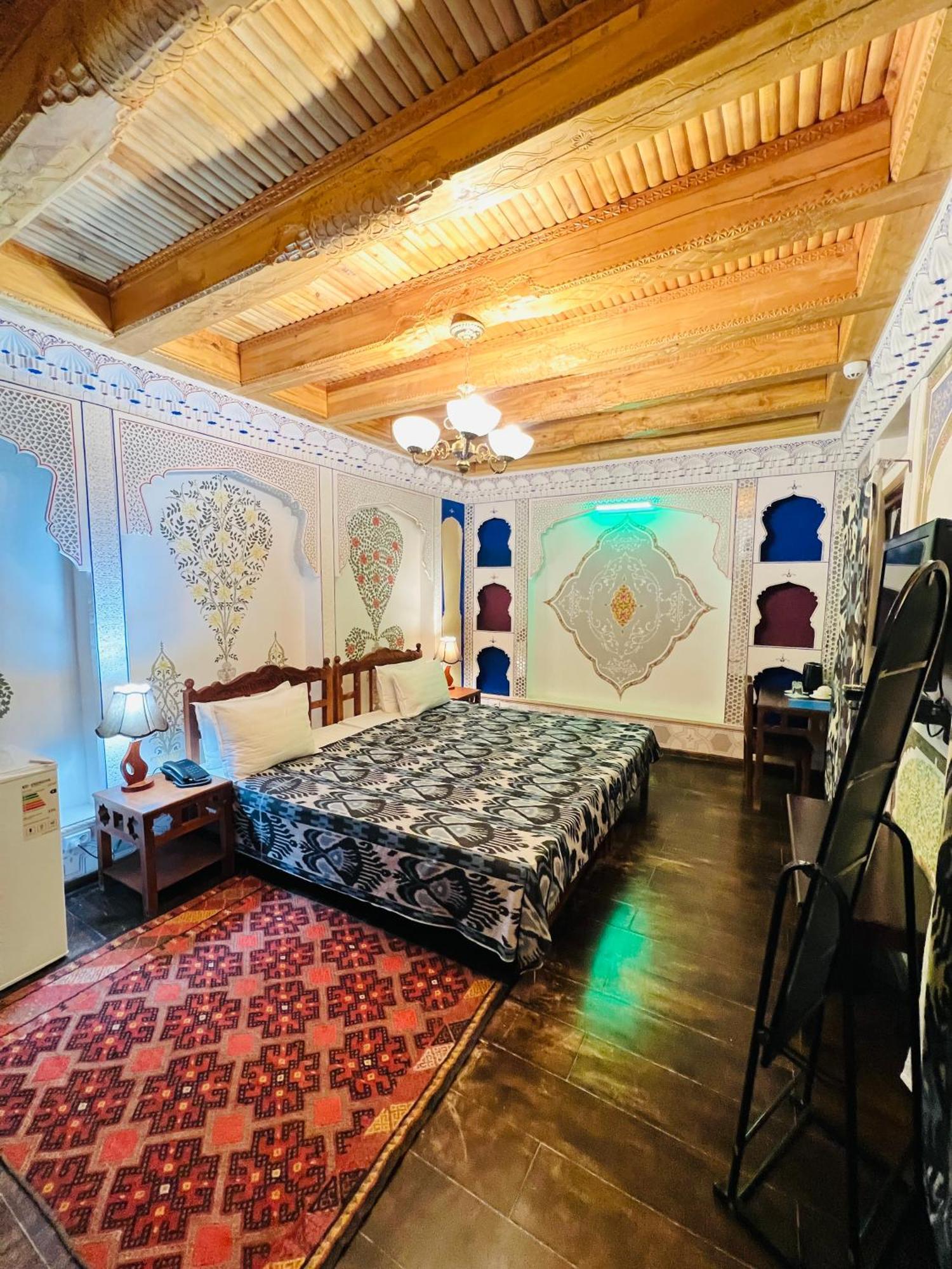Komil Bukhara Boutique Hotel Exterior photo