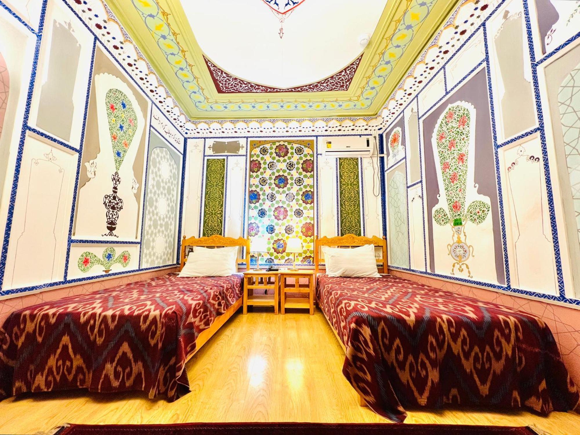Komil Bukhara Boutique Hotel Exterior photo