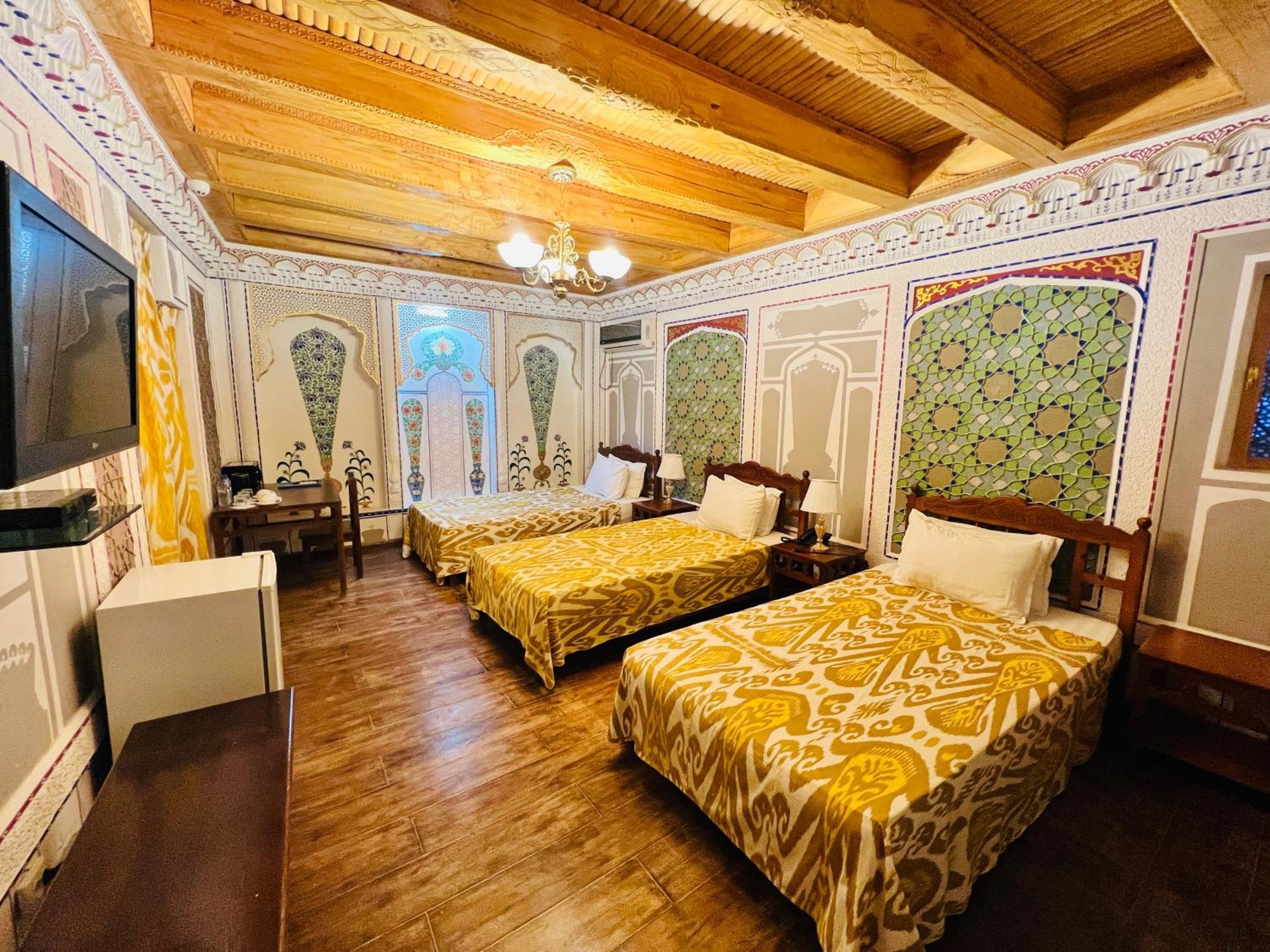 Komil Bukhara Boutique Hotel Exterior photo