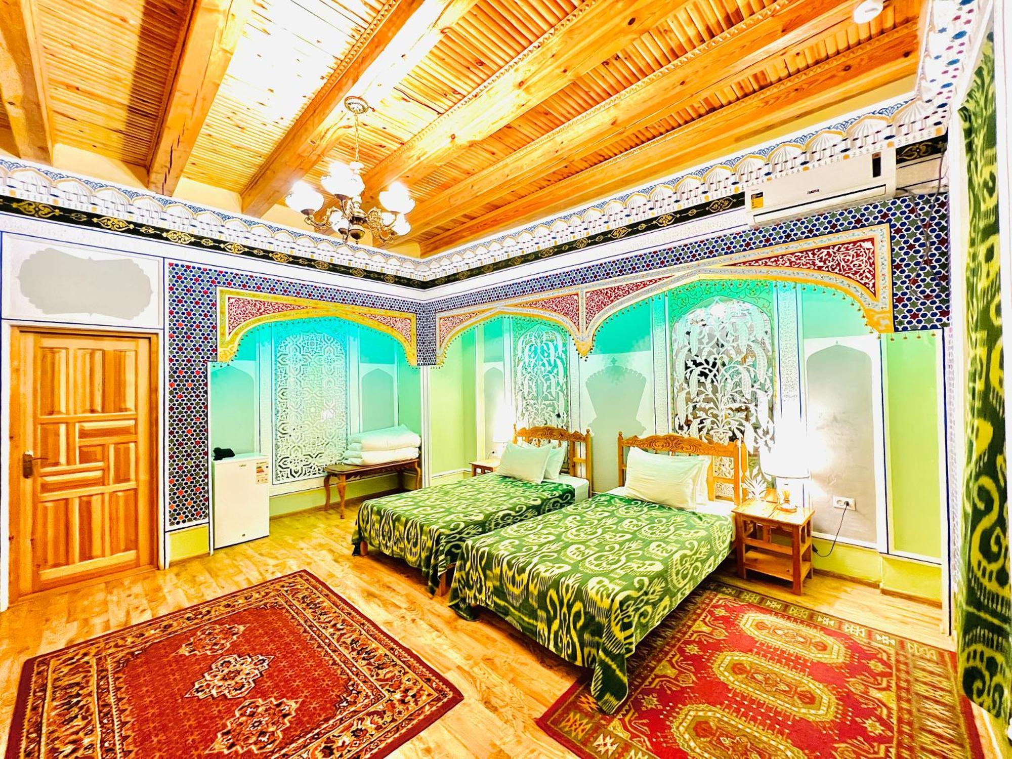 Komil Bukhara Boutique Hotel Exterior photo