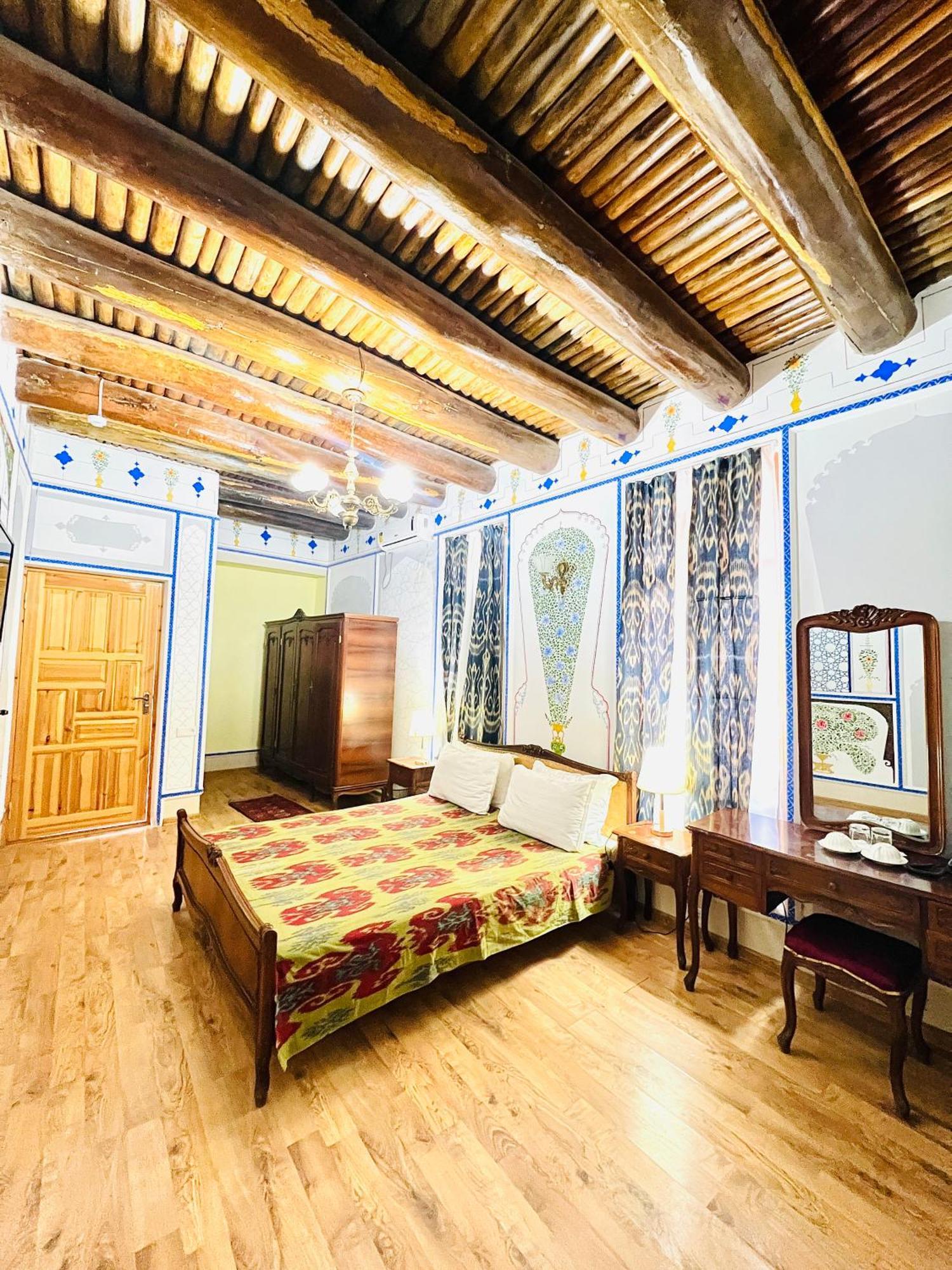 Komil Bukhara Boutique Hotel Exterior photo