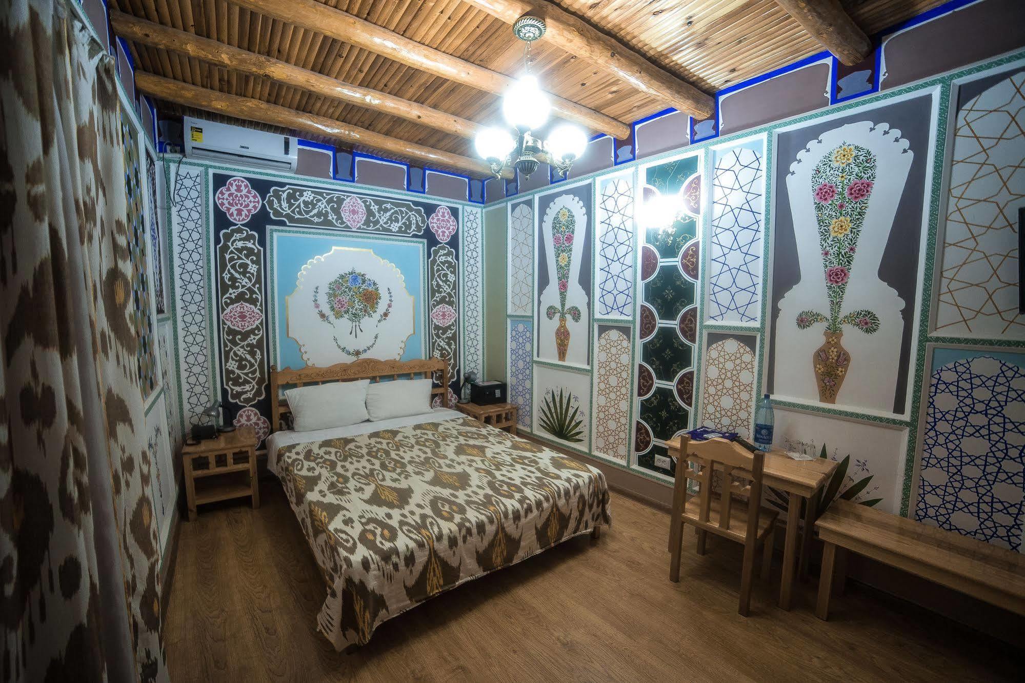 Komil Bukhara Boutique Hotel Exterior photo
